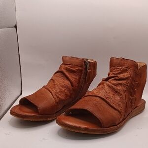 NEW Miz Mooz NY Flaire Sandals In Brandy Women Size 39 EU 9-9.5 US (Damaged Box)